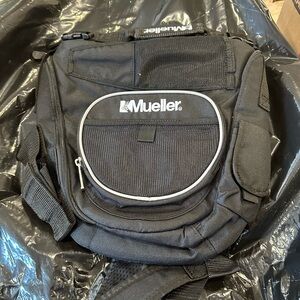 Mueller Black Messenger Bag for Women